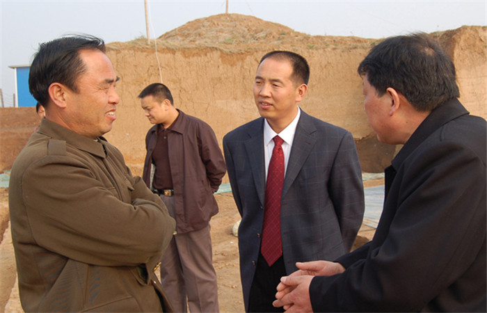 董事长在农村调研
