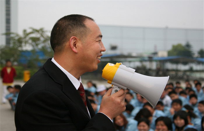 董事长在培训员工