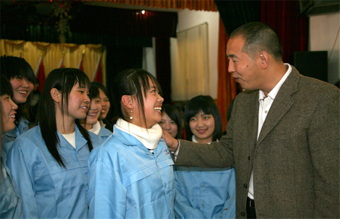 对员工谆谆教诲